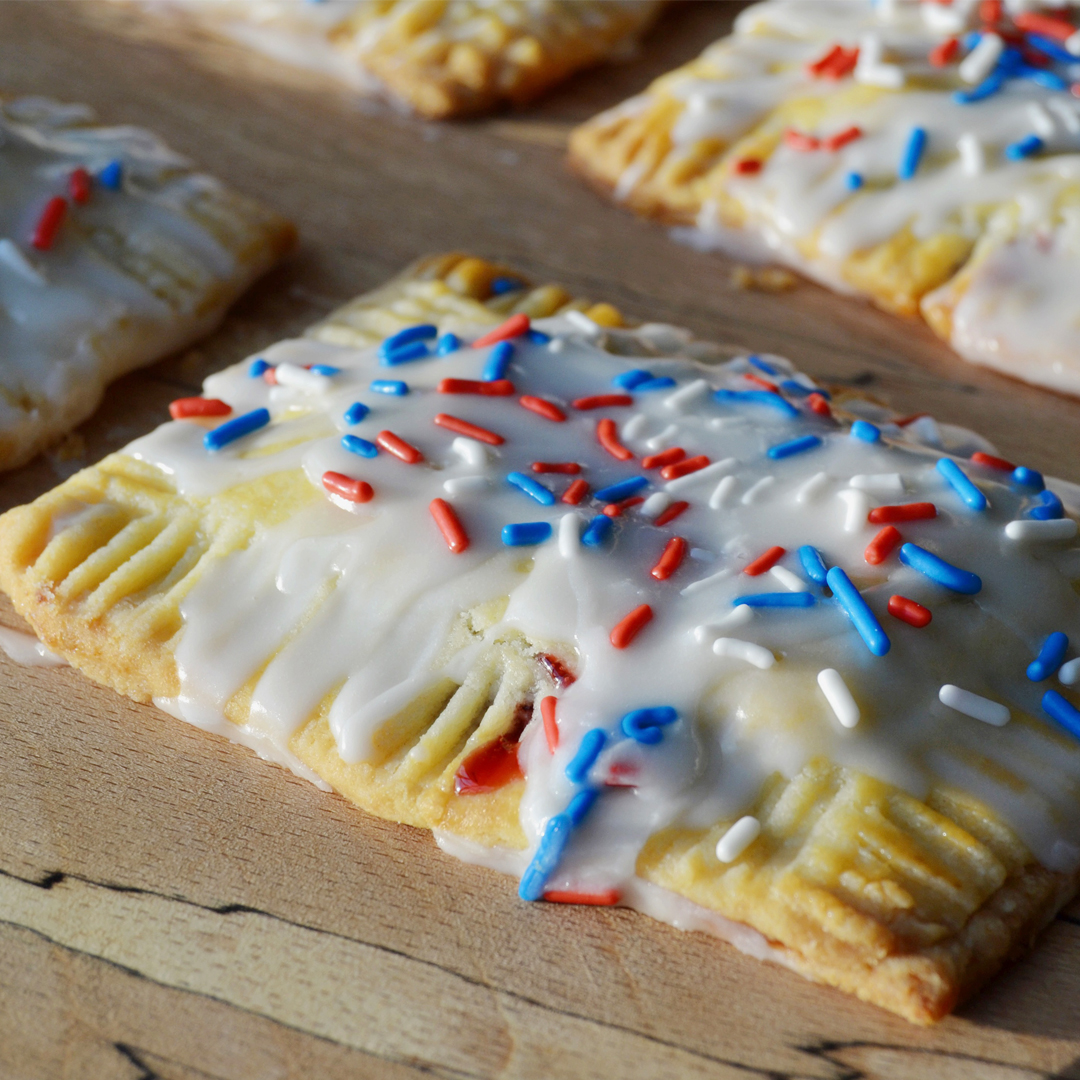 EgglandsBest's tweet photo. Celebrate the unofficial start of summer with a delicious homemade breakfast treat! These strawberry toaster strudels are perfect for Memorial Day weekend 🍓🌞
✶
✶
#madewithEB #onlyfeedmeEB #thEBest #egglandsbest #strawberry #toasterstrudel https://t.co/5Dk25UB06P https://t.co/BD9nJG22TE