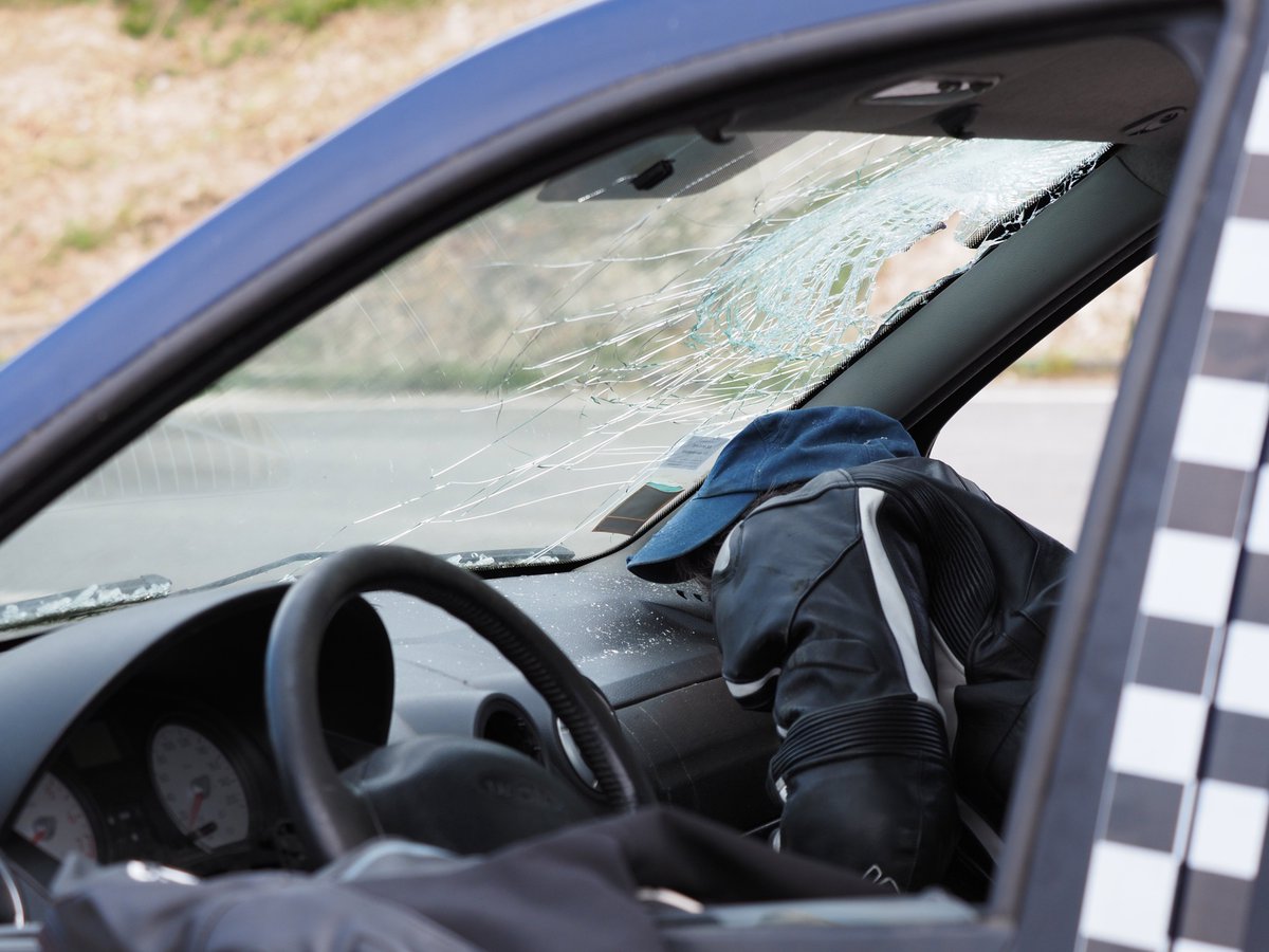 Prévention 🚗

Aujourd'hui, @prefet76 et <a href="/dsden76/">DSDEN76</a> organisaient une action de sensibilisation à la #SécuritéRoutière avec démonstrations d'accidents auprès de 500 collégiens/lycéens de #GrandCouronne.