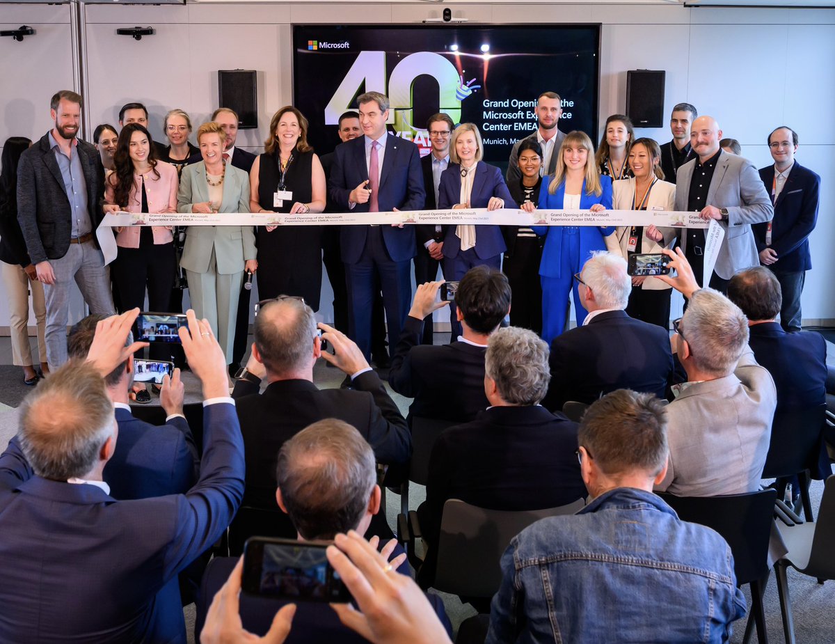 Happy Birthday, <a href="/MicrosoftDE/">Microsoft Germany</a>! Seit 40 Jahren ist eine der erfolgreichsten Marken der Welt auch im Freistaat daheim. #Microsoft und #Bayern sind ein perfektes Match. Wir glauben fest an #Technologie und verbinden wirtschaftliche Leistungsfähigkeit, beste Forschung und hohe