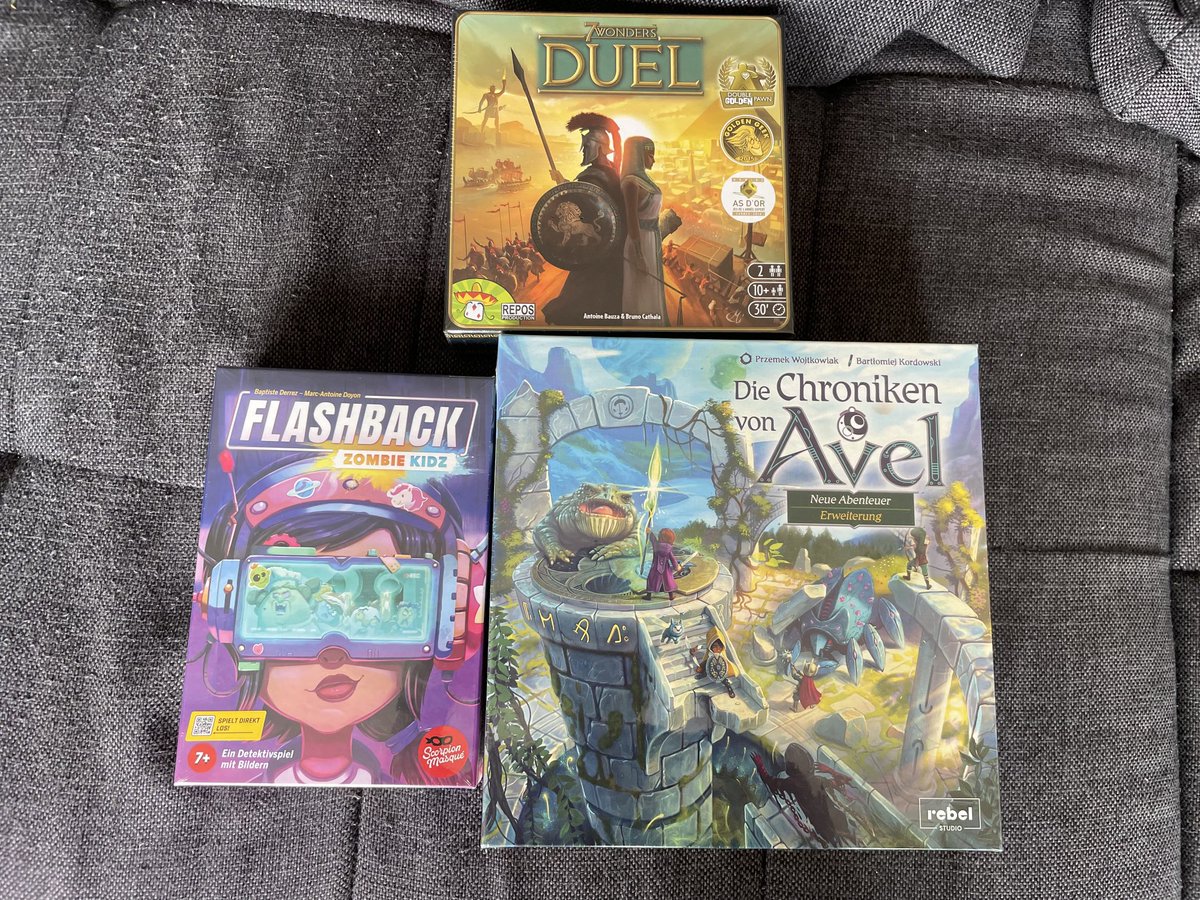 Neues Spielefutter (vor allem für Junior 😊). Bin extrem auf die Avel Erweiterung gespannt. #boardgames #7WondersDuel #Flashback #ZombieKidz #ChronikenvonAvel #NeueAbenteuer