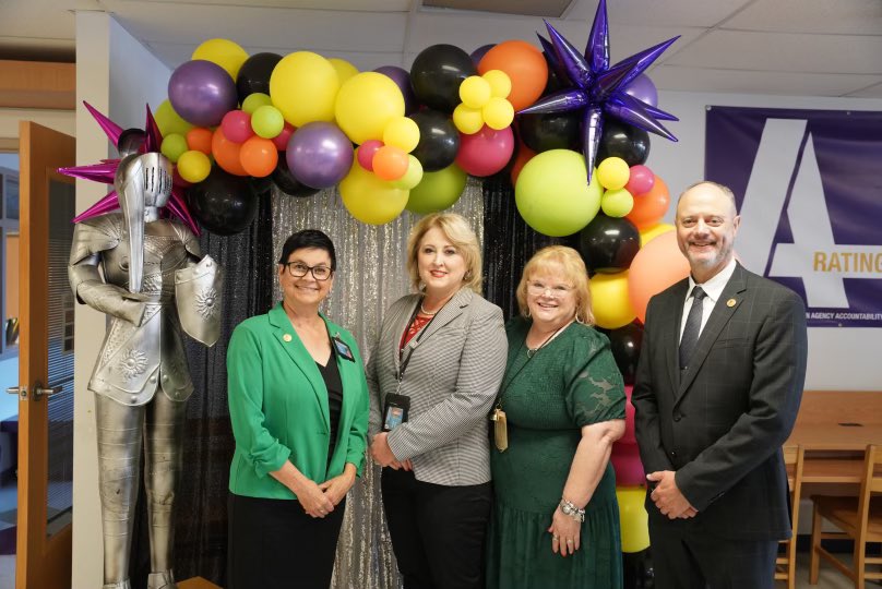 CarmanNate's tweet photo. Great to be back at the home of the Crusaders! Thank you @OSheaKeleher_ES for sharing your vision for the new Whole Child Academy with us. Can’t wait to see the completed transformation over the summer. Learn more about the new #TeamSISD academies at https://t.co/EkXWT3hI9l https://t.co/D6QArN2T4f