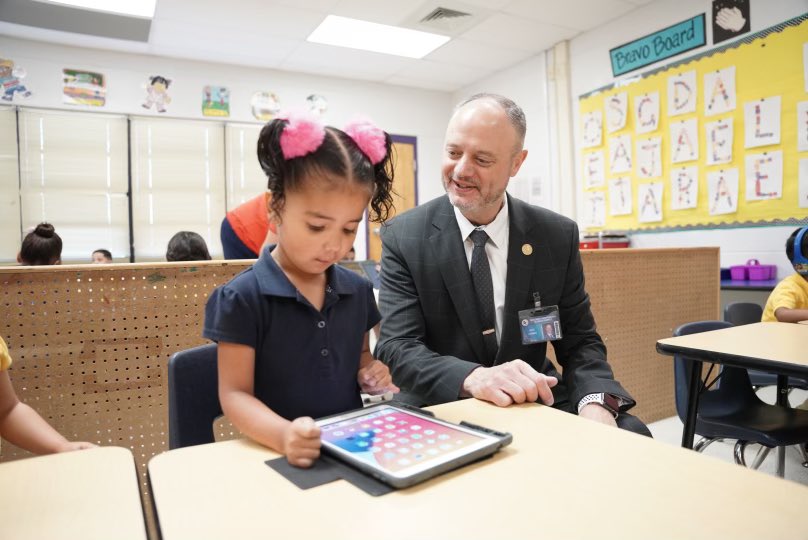 CarmanNate's tweet photo. Great to be back at the home of the Crusaders! Thank you @OSheaKeleher_ES for sharing your vision for the new Whole Child Academy with us. Can’t wait to see the completed transformation over the summer. Learn more about the new #TeamSISD academies at https://t.co/EkXWT3hI9l https://t.co/D6QArN2T4f