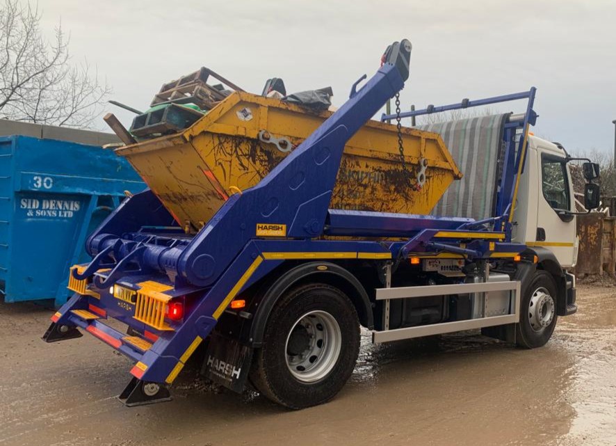 A recent picture, taken on one of our operator training days. We offer this as standard on any new body deliveries. 

#Harsh #Skiploader #waste