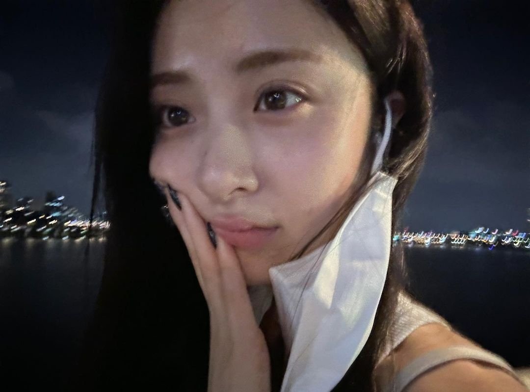 dellunvrs's tweet photo. Spending times alone in the cloudy night and city lights! https://t.co/pQxhcNv4O8