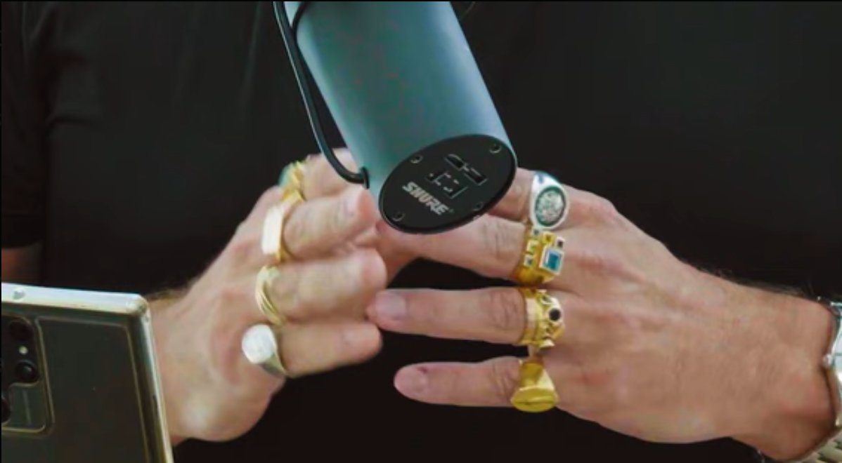 GoingParabolic's tweet photo. If your CEO wears 8 rings something isn't right. https://t.co/lb7lV2WgXN