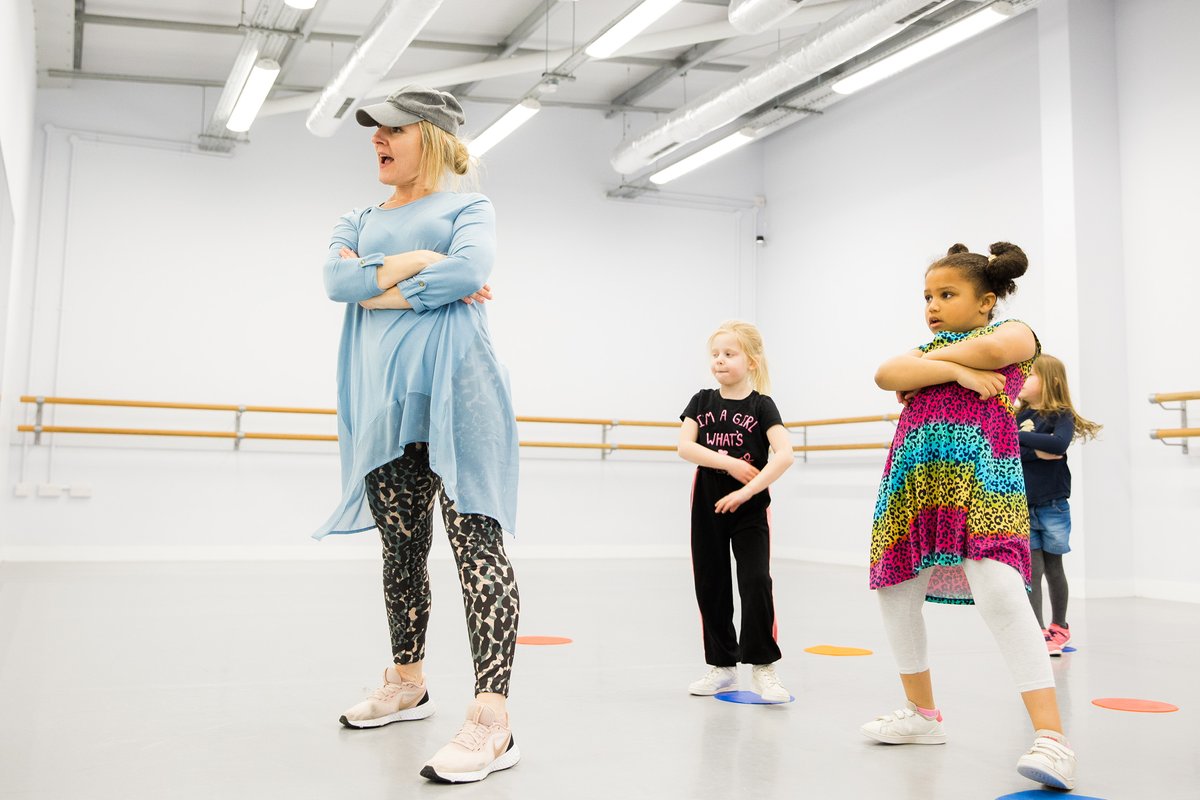 Last night we launched our new Street Dance Level 1 class! 💥

We had a little sneak peak inside and there were some serious moves on show and it's only week 1! 

Street Dance Level 1 details:
Mondays - 4.30PM - 5:30PM
Ages 7-9 years