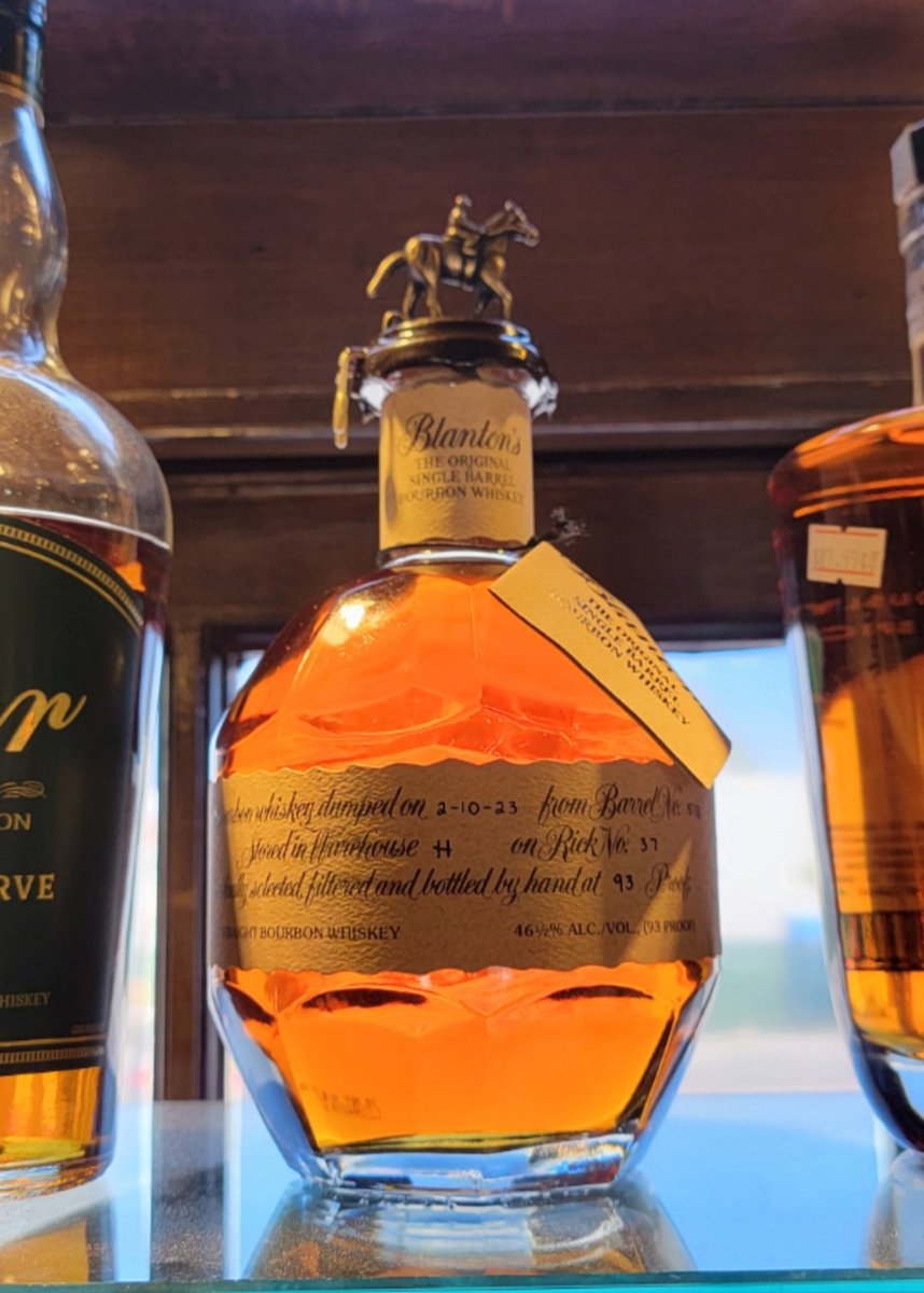 Giddy Up! #blantonsbourbon

#thinkoutsidethecircle

#streamlinerlounge #orangeplaza #orangecircle #oldtownorange #thestreamlinerlounge #ocfoodies #oceats #ochappyhour #orangecounty