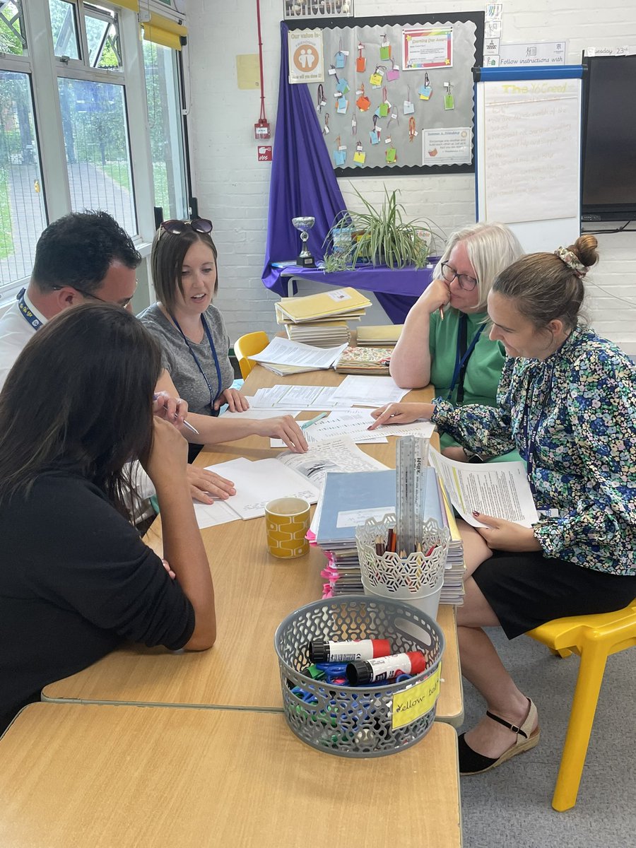 icenigirl1's tweet image. Team work makes the dream
Work. LAT2 writing moderation #onetrust @LDBSLAT @StR_LDBSLAT @StanwellFieldsC