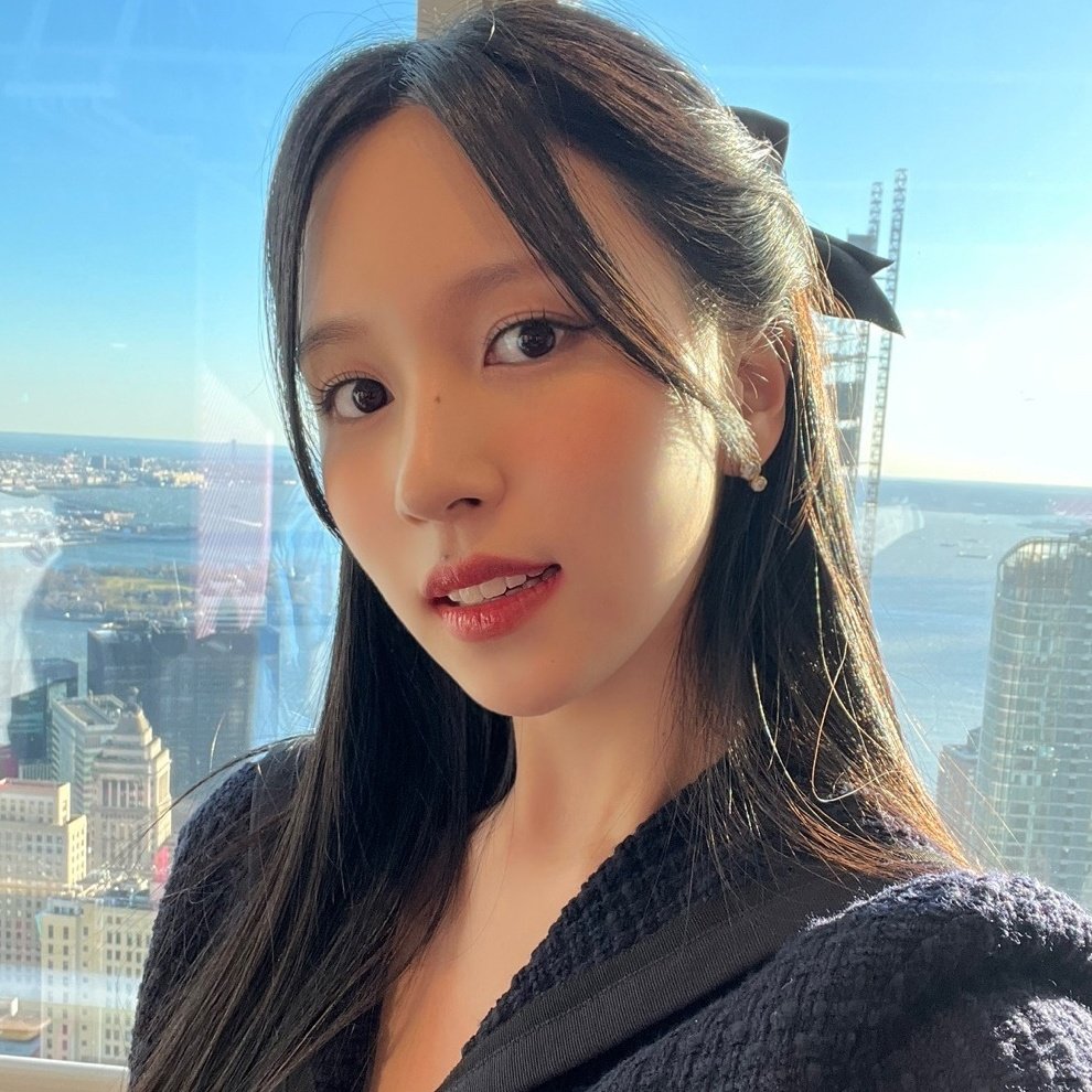 twcmadres's tweet photo. Es bonito despertar y ver cuantos muties nuevos llegaron a mi humilde cuenta ✨️
Vamos a conocernos mejor, ¿quien en su bias de twice? Como se habrán dado cuenta el amor de mi vida es MINA

#twice #muties #once https://t.co/5Bmzdl25G4