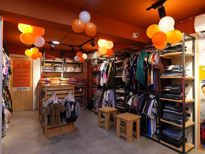 ClothBankbyRCC's tweet photo. The all New smile store now at Royapuram, Chennai. 
#clothbankbyrcc #clothbankbyrccf #DonateforABetterCause #Letsmakeadifferencetoday #children  #RCC #NGO #smilestore #rccsmilestore #spreadingsmiles #sustainablefashion #prelovedbranded #chennai https://t.co/rJWIsuJ1M9