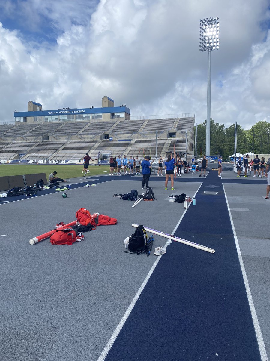 MSUCoachGilroy's tweet photo. Cowboys and Cowgirls have arrived at the NCAA east prelim in Jacksonville, FL.  @hunter_james6 Men’s javelin first up tomorrow!  #mcneese #geauxpokes https://t.co/GL0VqGsZyt