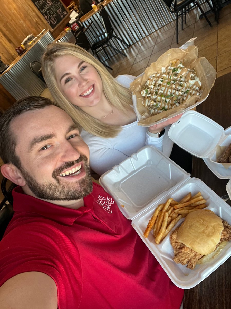 Another episode of Louisiana's Playground comes your way tomorrow!

That of course means another #EnvieEats. Where does our food tour take <a href="/strider_anna/">ANNA STRIDER</a> and I next???

Obviously somewhere with some big ole chicken sandwiches.

#VisitLakeCharles