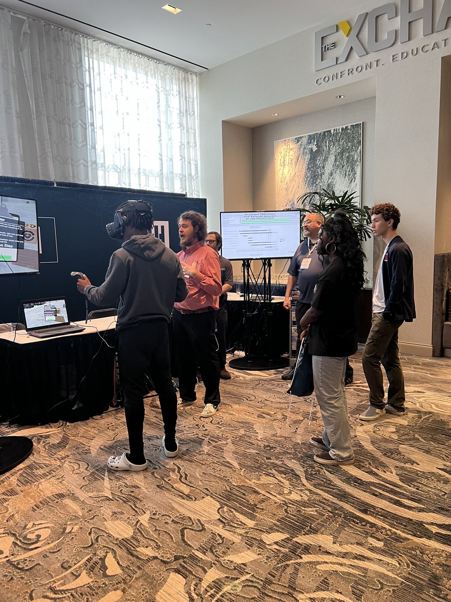 vmasc_odu's tweet image. Day 2 of #MODSIMWorld!
Today, we welcomed over 50 students from @grassfield_hs and @HeritageHS. These students were able to get a hands-on #STEM experience.