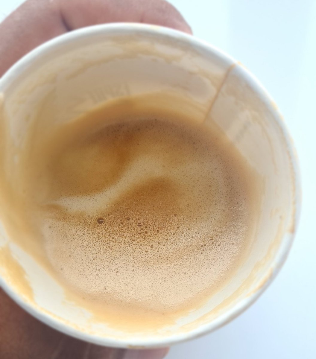 danivies's tweet photo. Ayer me dijeron "Eres un adicto y un obsecionado por el café " Fui tan feliz 🥰🥰 https://t.co/9U5we4u0QG