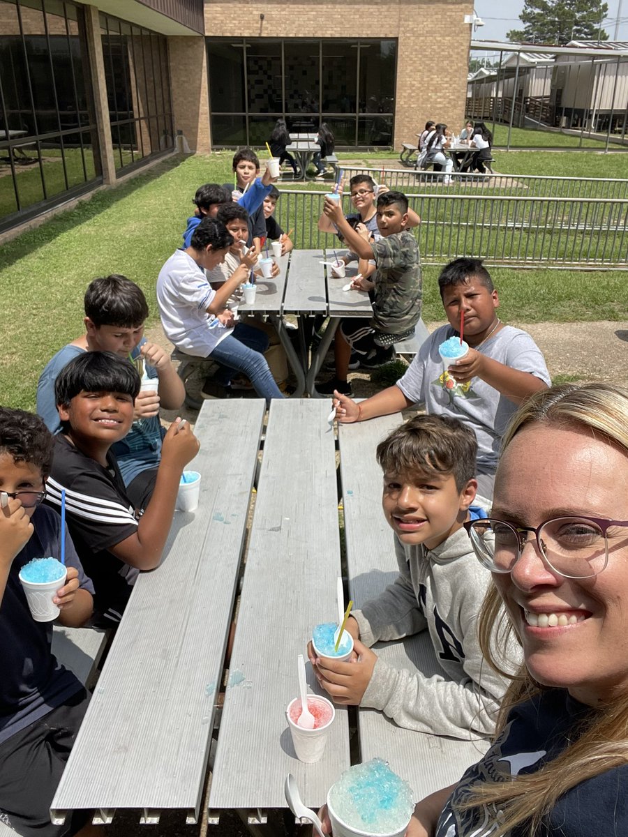 mrsbeccabond's tweet photo. It wouldn’t be game day without a delicious snow cone! Celebrating these soon to be 6th graders! @CFISDLieder https://t.co/Yib5hFIJLD