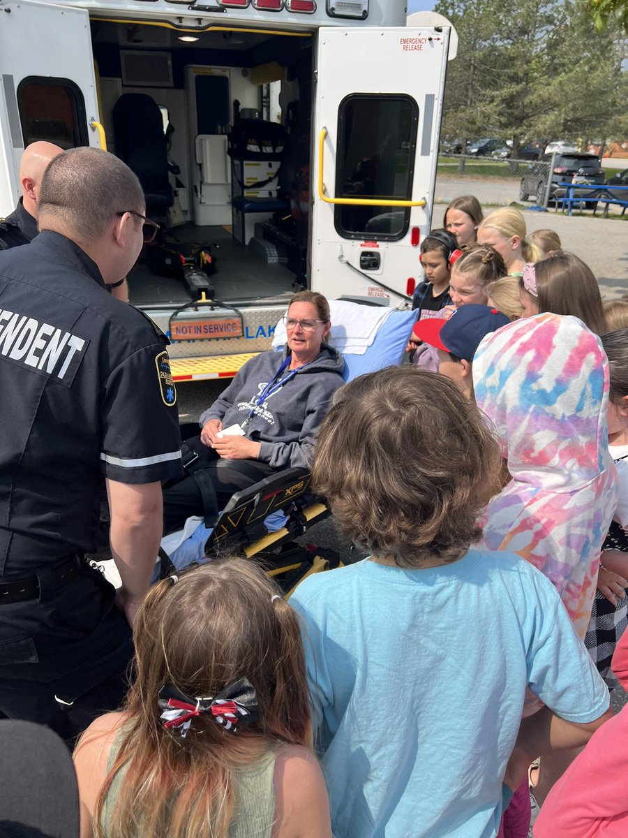 Lady Mackenzie PS tweet media