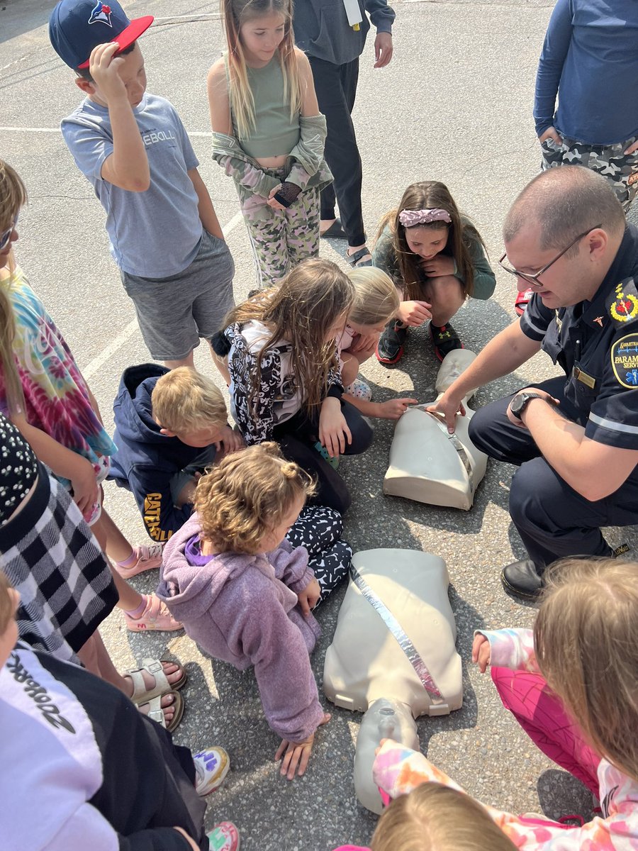 Lady Mackenzie PS tweet media