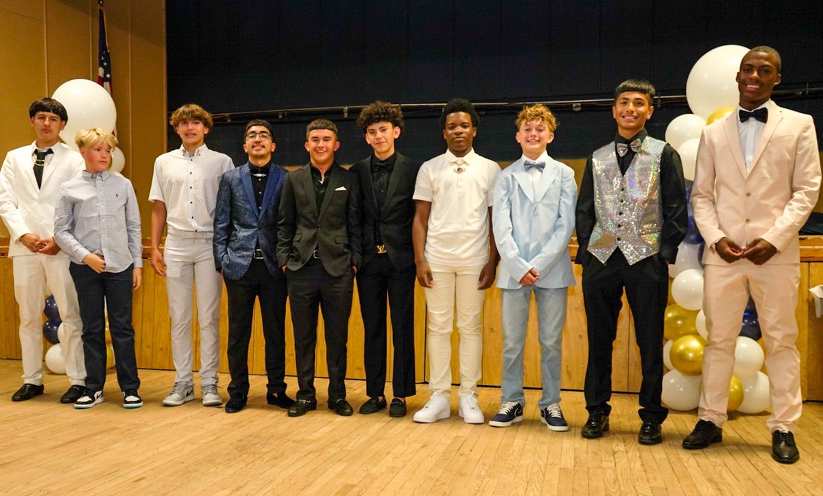 NMSBOYSBOOSTER's tweet photo. 8th grade sports banquet 🏆⚓️ https://t.co/KpmPaZynja