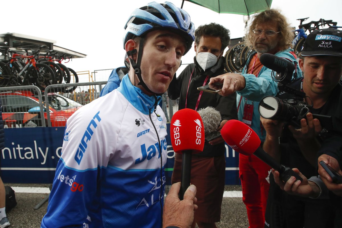 GreenEDGEteam's tweet photo. #Giro 🇮🇹

💬 𝑻𝒉𝒊𝒔 𝒊𝒔 𝒂𝒍𝒍 𝑰’𝒗𝒆 𝒆𝒗𝒆𝒓 𝒘𝒂𝒏𝒕𝒆𝒅, 𝒕𝒐 𝒉𝒂𝒗𝒆 𝒂𝒏 𝒐𝒑𝒑𝒐𝒓𝒕𝒖𝒏𝒊𝒕𝒚 𝒊𝒏 𝒂 𝒓𝒂𝒄𝒆 𝒍𝒊𝒌𝒆 𝒕𝒉𝒊𝒔.

@EddieDunbar 💙 https://t.co/pLXUxCb4K6