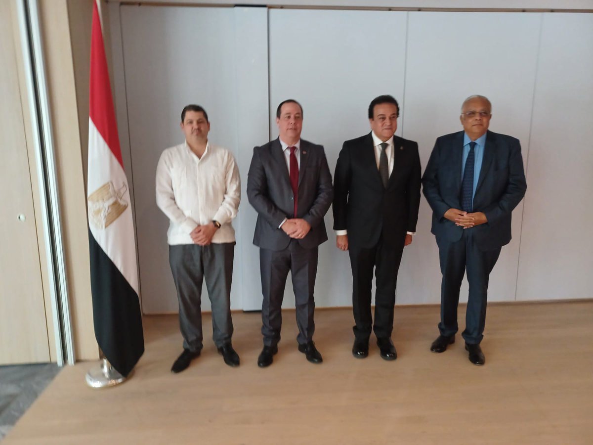 SilotManuel's tweet photo. DocenciaVen: RT @MINSAPCuba: Ministro de Salud Pública de Cuba, Dr. José Angel Portal Miranda y su homólogo de Egipto, sostuvieron hoy un fructífero intercambio en aras de fortalecer las relaciones de cooperación en beneficio de ambos pueblos.

#CubaPorL… https://t.co/G6B3OmwQTR