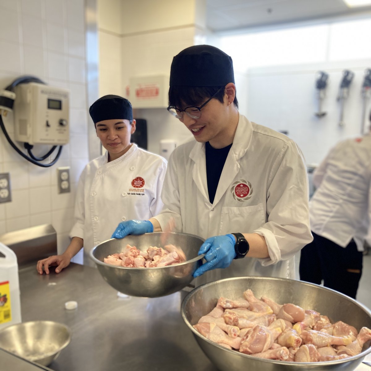 smartestkitchen's tweet photo. It's been our pleasure to welcome Gaby, our newest #StudentIntern to CSK this month: a current student @CICPEI @HollandCollege, she's already fit in seamlessly &amp; will be hands on in our #ResearchKitchen with the team for the summer! #WeKnowFood #Internships https://t.co/TC1rovDTkB
