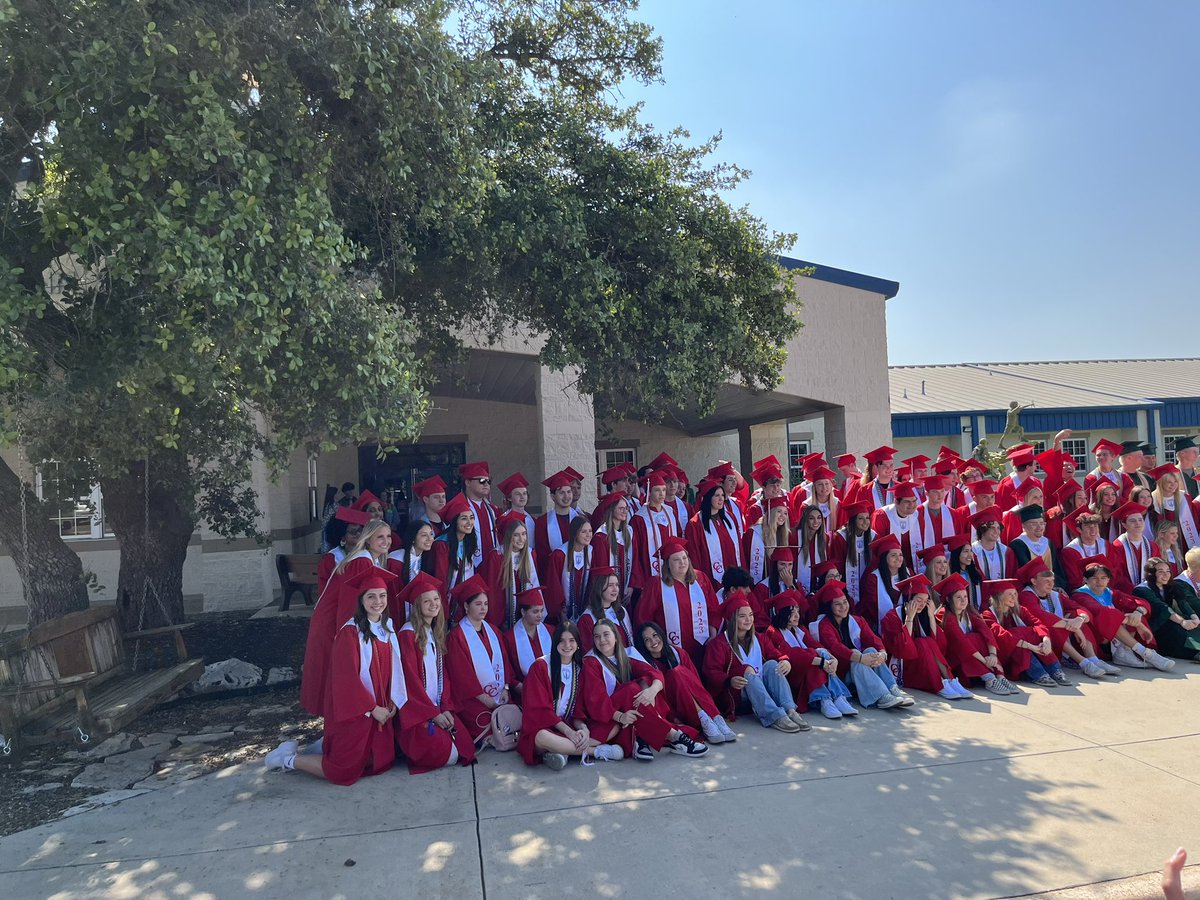RobinConger11's tweet photo. Elementary walk at HLES!
Love this tradition!!@CougCounselors https://t.co/nhDaLhu0mp