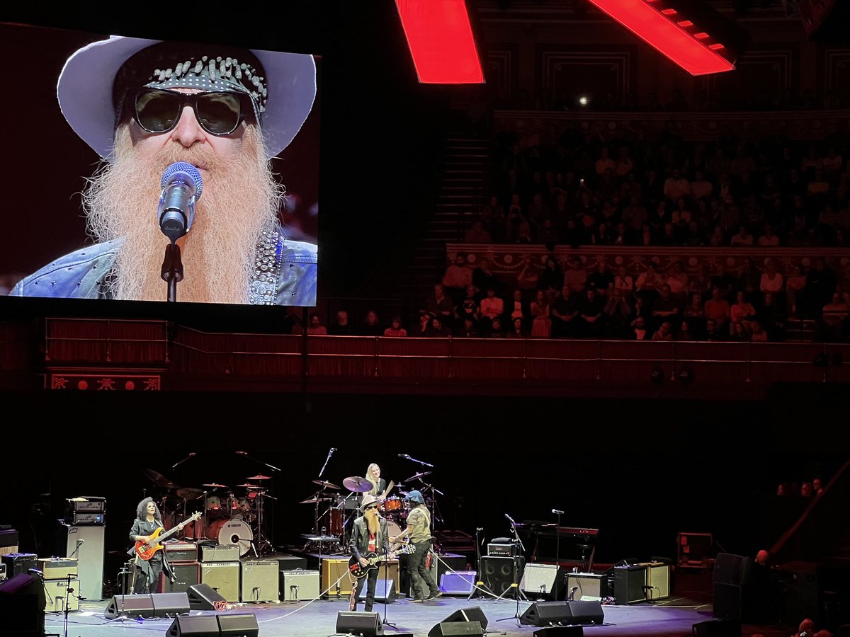 JSRedfernArt's tweet photo. I few phots from last nights best ever concert. Thanks to you amazing muso’s x https://t.co/SRrgPVYAq2
