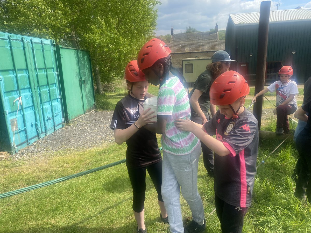 MissKLMarr's tweet photo. Great fun in the sun on our obstacle course ☀️ great team work and communication ☺️@HerdFarm @bramley_park https://t.co/p3m9FavHhv