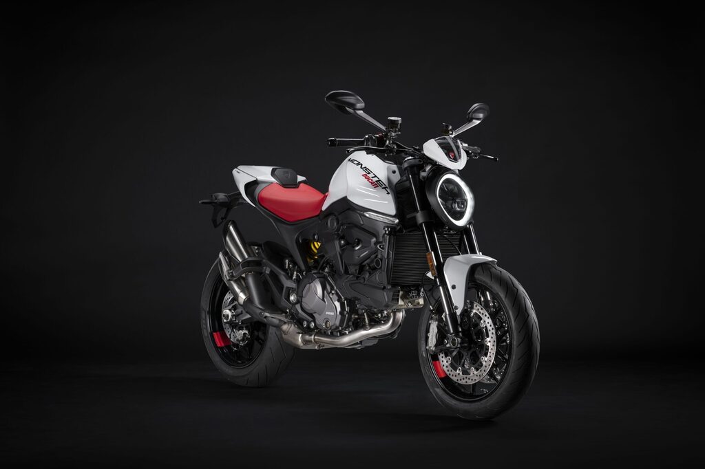 VillaggioTecno's tweet photo. La gamma Ducati Monster si presenta con la nuova livrea Iceberg White https://t.co/hEeQ36p8GA https://t.co/4MbD2hHU5o