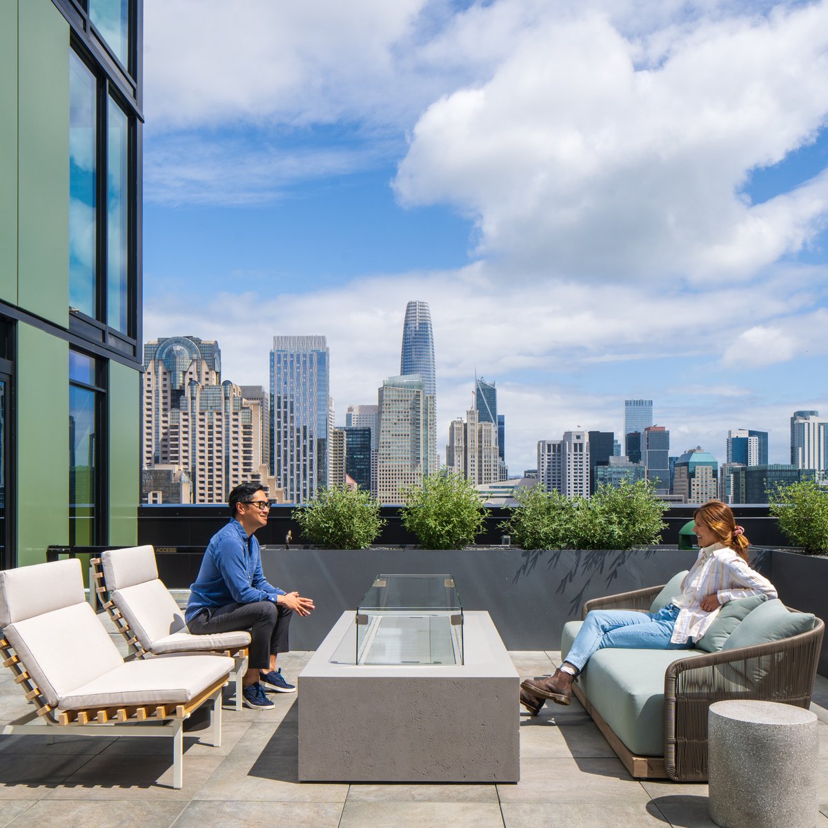 5M_SF's tweet photo. The Penthouse Terrace at #TheGeorgeSF is the perfect spot to unwind and take in the iconic skyline of San Francisco. Ranging fromstudios to two-bedroom apartments, the building is parallel to The Parks at #5MSF. To learn more, visit https://t.co/lV7R5f1aT2 https://t.co/A2UWEsm24Q