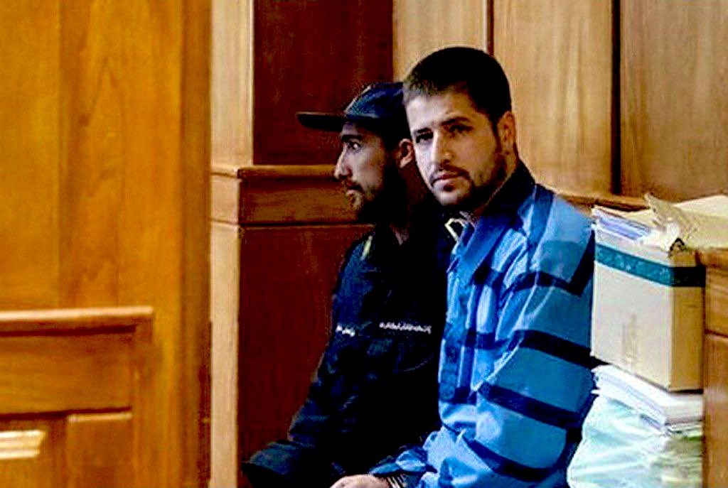 pouriazeraati's tweet photo. جان #محمد_قبادلو در خطر است.
حکم قتلش در دیوان عالی رژیم تأیید شده.

تنها راه توقف چرخه‌ی جنایت، خیابان است.

خیابان خیابان خیابان

صدای محمد و کنار خانواده‌ش باشیم

#مهسا_امينی‌ 
#IRGCterrorists https://t.co/19ZOaYSDbs