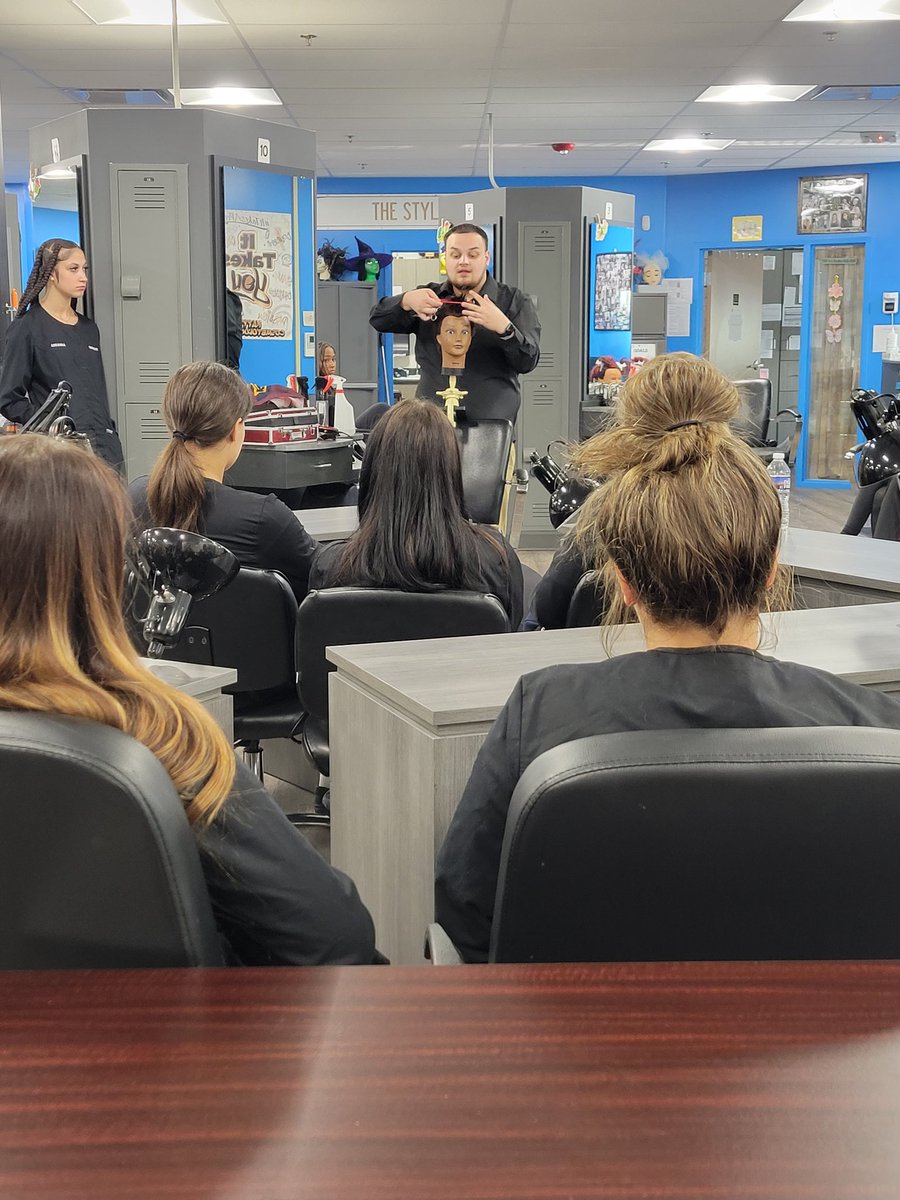 Maryanne Hummell tweet media