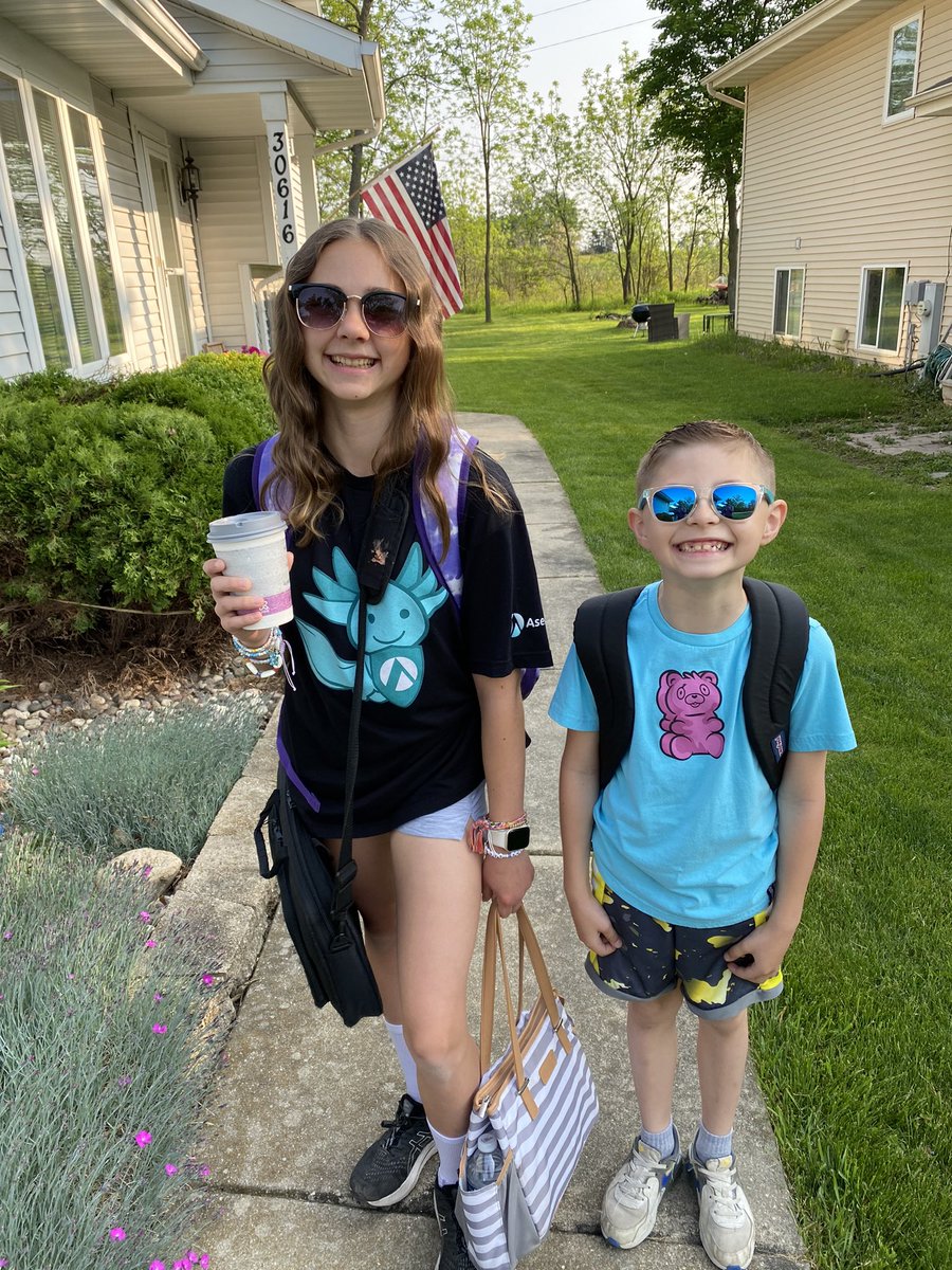 hetland_n's tweet photo. S is for sunglasses!!! #wcsflight https://t.co/btsD6rb80F