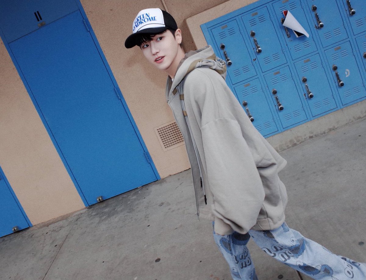 Riwoo_fan_FR's tweet photo. 📸 ─ PHOTO

Une photo behind de #RIWOO du MV "But I Like You" vient d'être publiée 

#BOYNEXTDOOR
#BUTILIKEYOU_MV
#BUTILIKEYOU_OUTNOW
#리우 https://t.co/yAmnLo8iqi