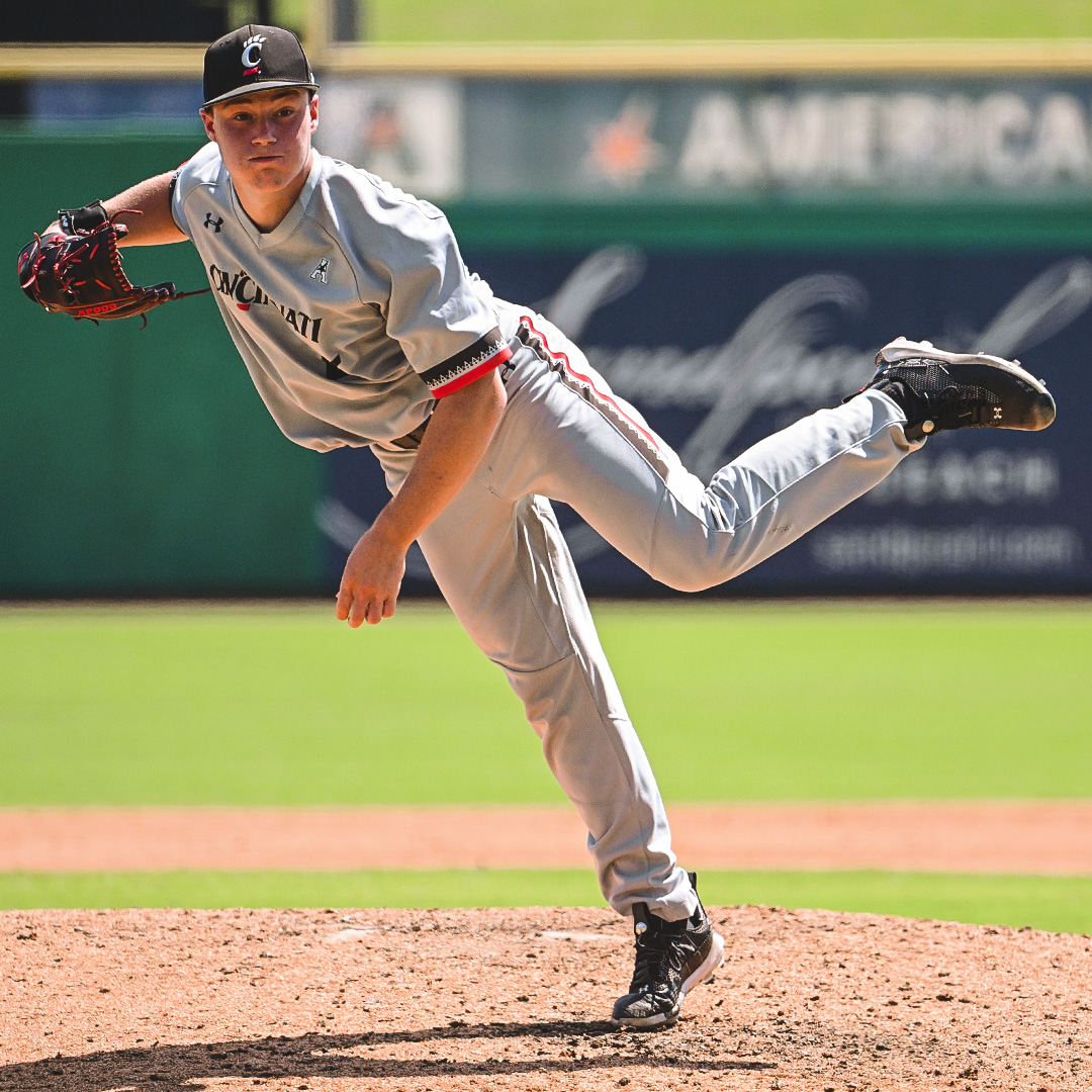 ⬇️8⃣

4.0 scoreless frames for the rookie, <a href="/chasehorst1/">Chase H.</a> 🔥

UCF 3 | UC 1