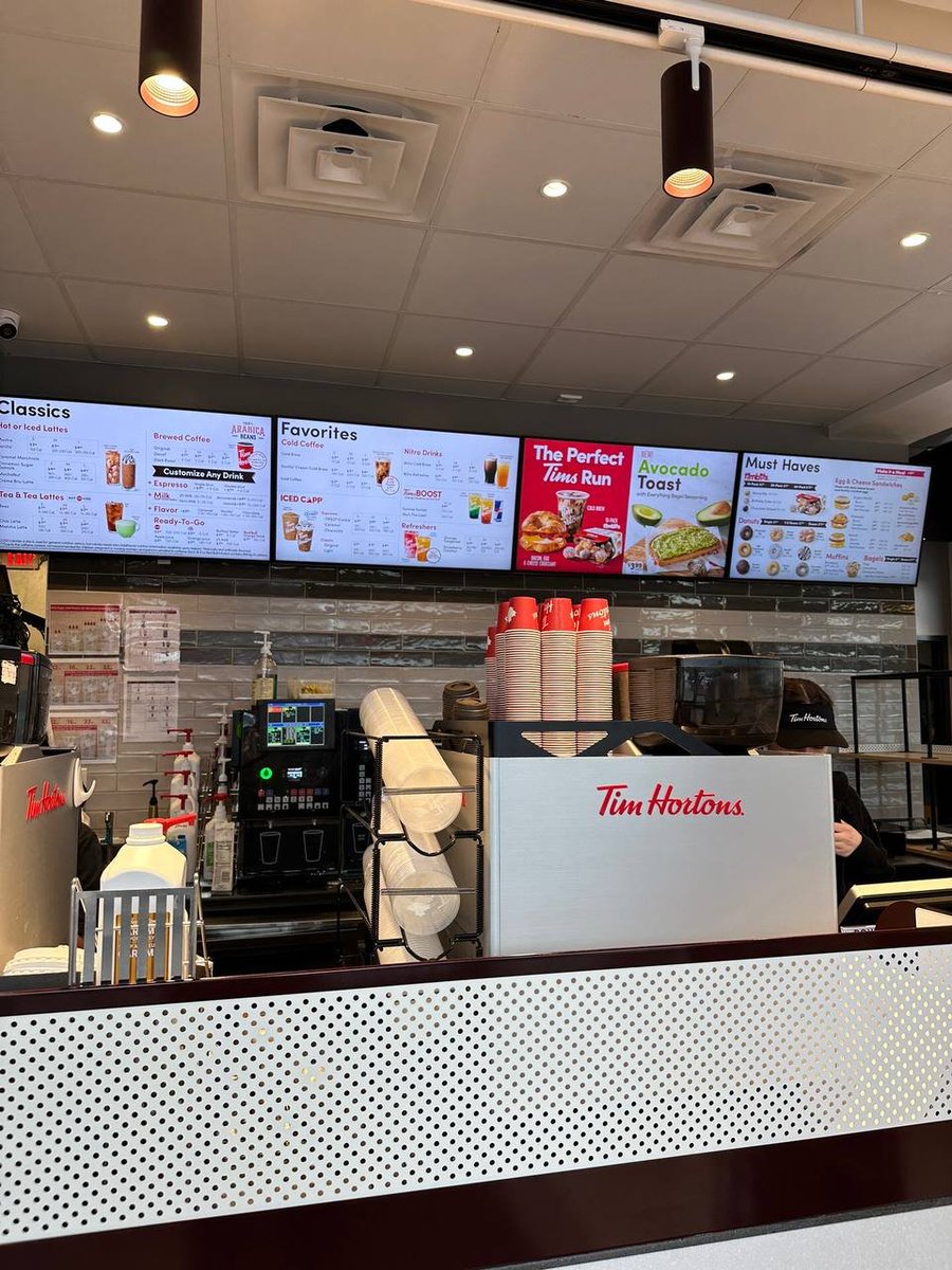 dicky_098's tweet image. Haha, late again?