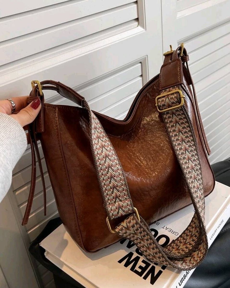 #etsy shop: 
Bag - stunning brown leather

#etsyukseller #bags #shoulderbag #leatherbags #veganleatherbags #leathershoulderbag #fabricstrapbags #brownleathershoulderbag #giftsforher #mothersdaygift #valentinesgift #femalesecretsantagift #quirkycreationsni  etsy.me/3MTjEwu