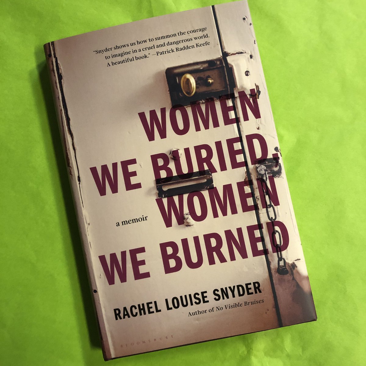 It’s #newreleaseTuesday!
🔹HOW TO RIDE A DRAGONFLY by #KittyDonohoe 
🔹FOREVER IS NOW by #MariamaJLockington 
🔹WOMEN WE BURIED WOMEN WE BURNED by #RachelLouiseSnyder 
🔹THE LABORS OF HERCULES BEAL by #GaryDSchmidt
🔹THE FRENCH ART OF LIVING WELL by #CathyYandell  
📚
 #newbooks