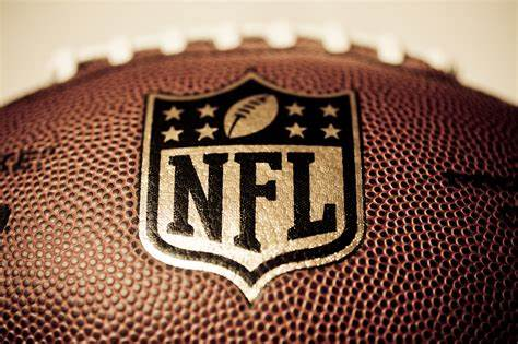 NFLTradeNews's tweet photo. The #NFL approved the new touchback rule. Fair catches on kickoffs to the 25-yard line. https://t.co/f8gvZJmTwS