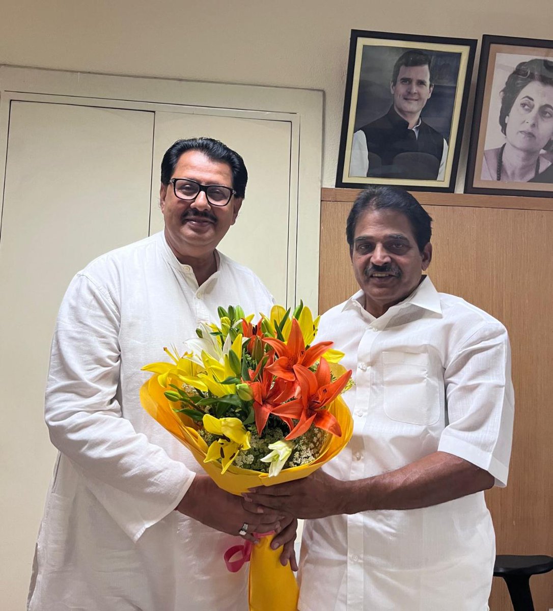 SanjaySDutt's tweet photo. Met our leader, motivator and guide, who inspires by example by leading from the front in organisational matters Resp. Shri @kcvenugopalmp ji, General Secretary @INCIndia, Incharge Organisation, to seek his blessings, advise and guidance for my new responsibility of working as AICC Secretary Incharge for @INCMP.

Requested him to please convey my immense gratitude to our Supreme Leaders - #Congress President Resp. @kharge ji, CPP Chairperson Resp. #SoniaGandhi Ji, former CP Resp. @RahulGandhi Ji and AICC GS Smt. @priyankagandhi ji - for the trust reposed in me.

Humbly assured him that I shall give my very best to the task assigned and to live-up to the expectations of our High Command.