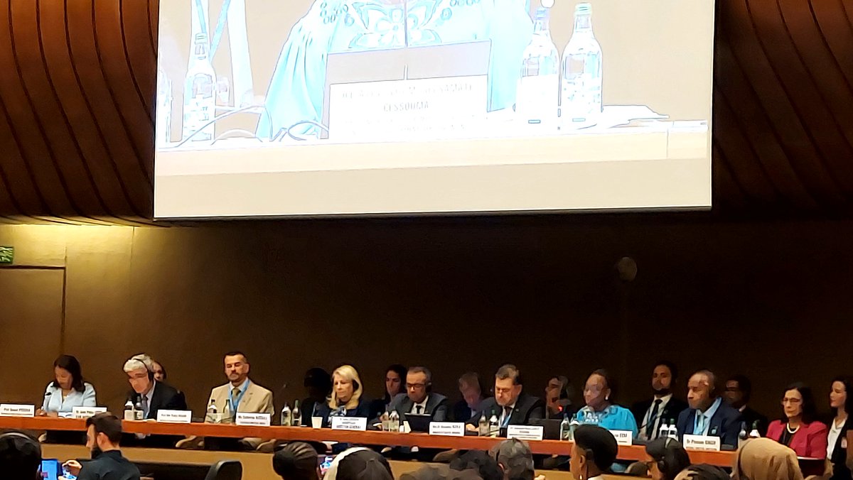 ltsague's tweet photo. A privilege to meet with H.E. Ambassador @MinataSAMATE the @_AfricanUnion Commissioner for Health, Humanitarian Affairs and Social Development at the margins of the #WHA76 Strategic Roundtable on Healthcare Workforce. UNICEF is a key partner to the AUC's #2MillionCHW program.
#ForEveryChild