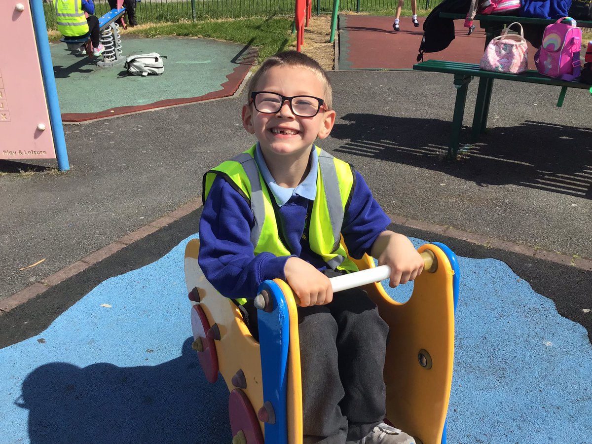 Year 1 have had a fabulous time today on our trip to <a href="/sunderlanduni/">University of Sunderland</a> to see our friend’s winning design! Of course we had to squeeze in a little play on the park on the way back to school… @simonsideschool