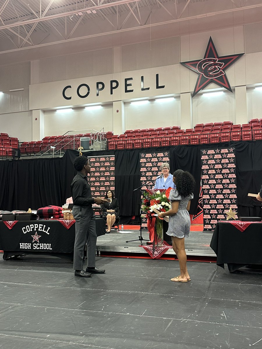 CHSCampusNews's tweet photo. @LauraKSpringer1 awards the Choose your Attitude. #CHSLearnLoveServe #CaptureCoppell https://t.co/wuP91dM0GU