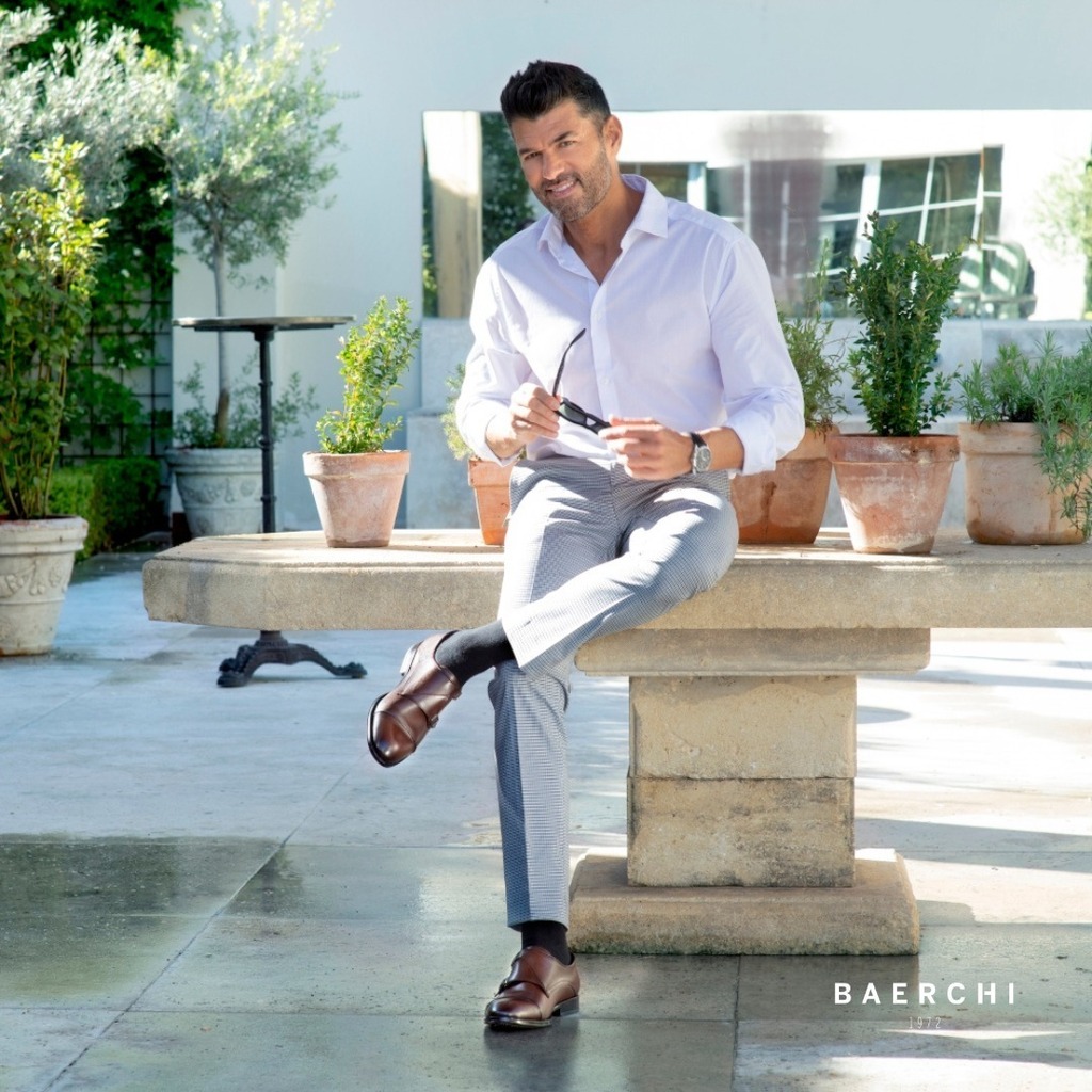 👞👔 ¿Buscas elegancia en toda ocasión? 

Nuestros zapatos de vestir son los compañeros perfectos durante todo el año. 📅 

Desde una reunión de trabajo hasta una fiesta, nuestros zapatos están diseñados para ofrecerte el estilo y la comodidad que neces… instagr.am/p/CslwmNqtPDM/