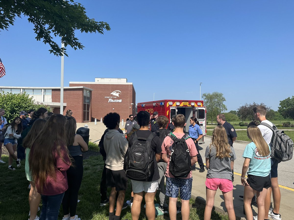 SHSFalcons's tweet photo. Thank you @KCMOFireDept Pumper 3 &amp; Fire EMS for the visit today teaching our Health Sci Services Pathway about the profession
@NKCSchools @NKCS_CCR @MsHalphin @kkooi42 @MarkMaus_NKCS @StaleyPrincipal @sthscounseling @StaleyCagers @ChadSutton3 https://t.co/4FZE2iOiuw