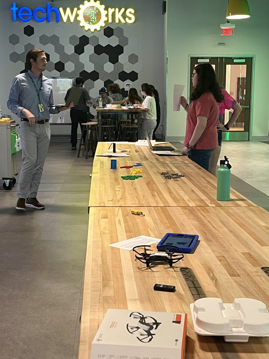 STEMnaut's tweet image. It’s a tech breakout in #TechWorksatCCA Can they all escape?