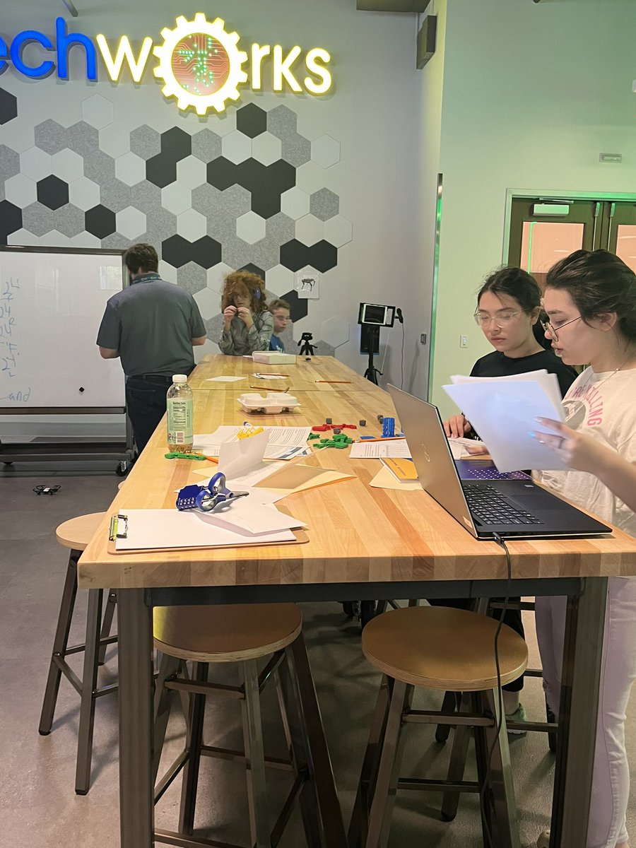 STEMnaut's tweet image. It’s a tech breakout in #TechWorksatCCA Can they all escape?