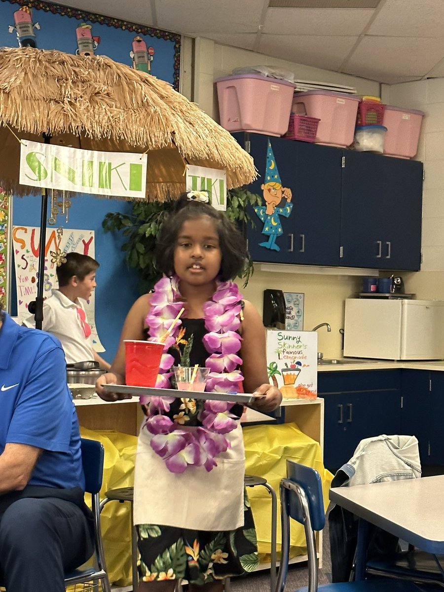 peonie_me's tweet image. Amazing event executed by 2nd graders. Room 9 you blow my mind! WASS Elementary ROCKS!!! Thanks for all you do Mrs Skinner, your the BEST!!! @WassWolves @MrsSkinner2 @PrincipalJansen