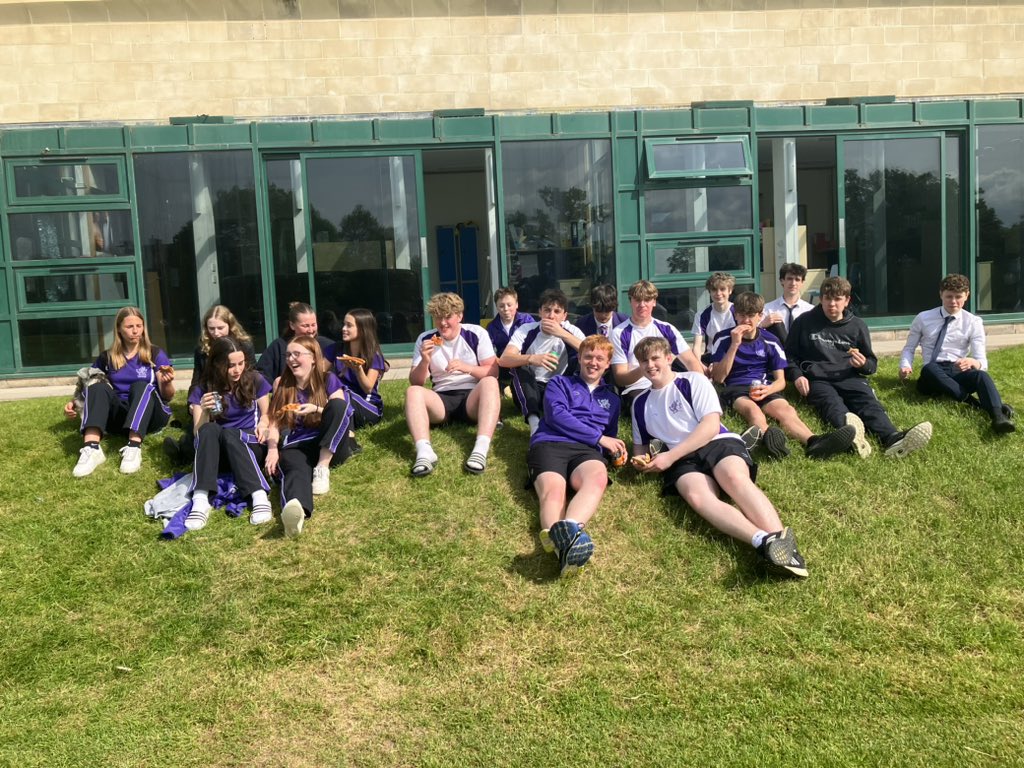 CollingwoodHouse tweet media