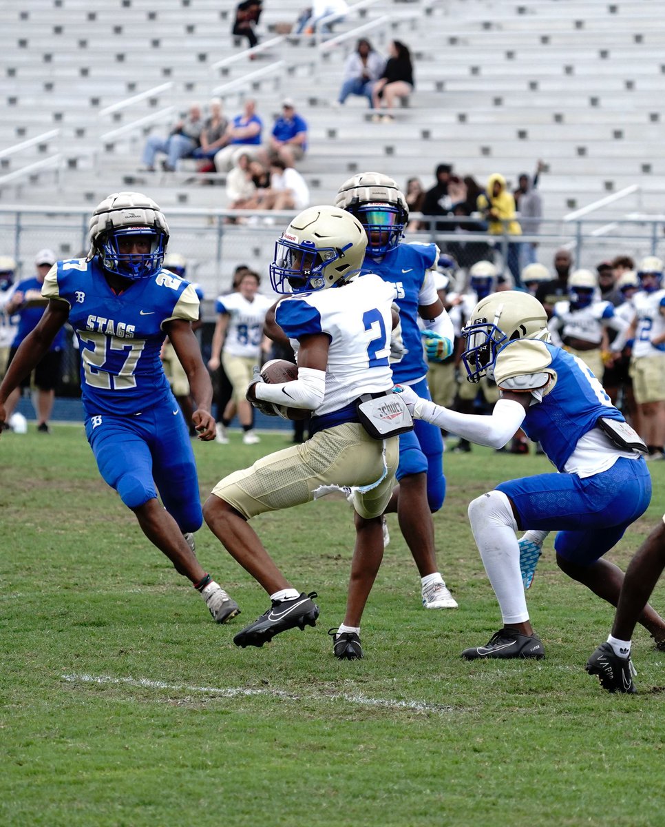 BashKayden's tweet photo. Time is Ticking⏳. @BerkeleyStagsFB @StagsRecruiting @elodge4 @CoachBWelch @RivalsWardlaw @PrepRedzoneSC #springball23! https://t.co/QaMrlMwnHn